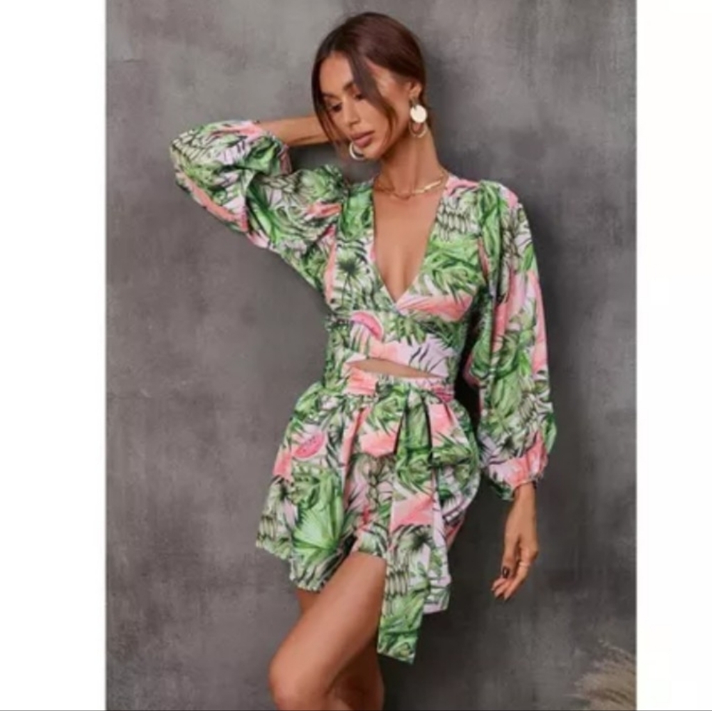 💕SALE💕 Tropical Floral V-Neck Romper Long Sleeve Jumpsuit Sz. XS